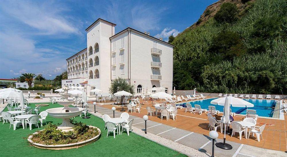 Hotel Total Family Fuscaldo Exterior foto
